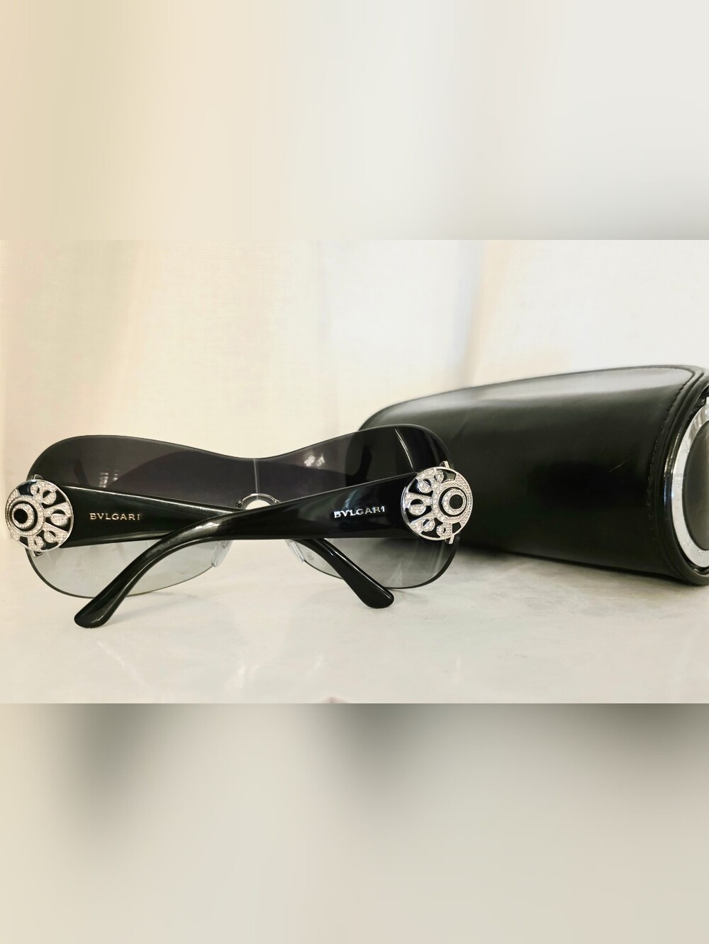 BVLGARI Sunglasses frameless Shiled with Swarovski crystal.